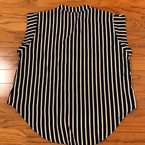 SHEIN size 2XL Black and white stripe V-neck blouse - Picture 2 of 10